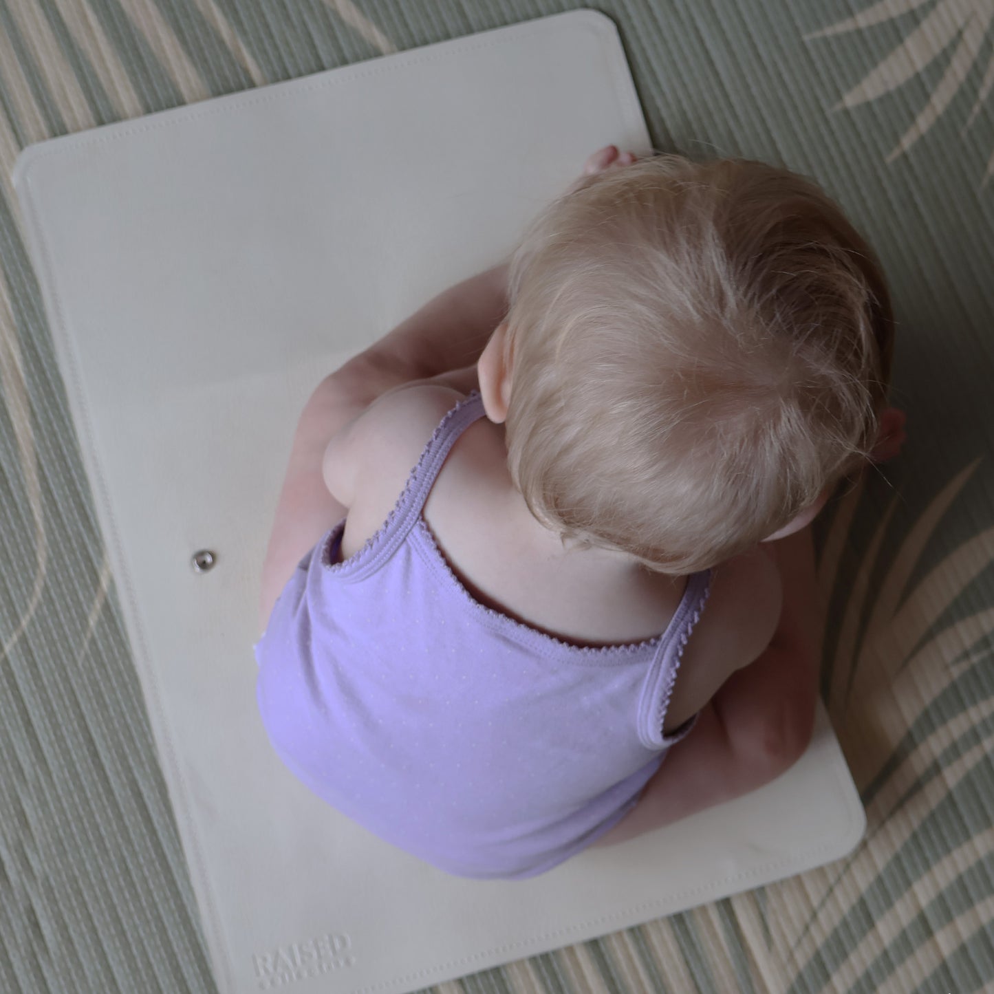 Foldable and portable baby change mat