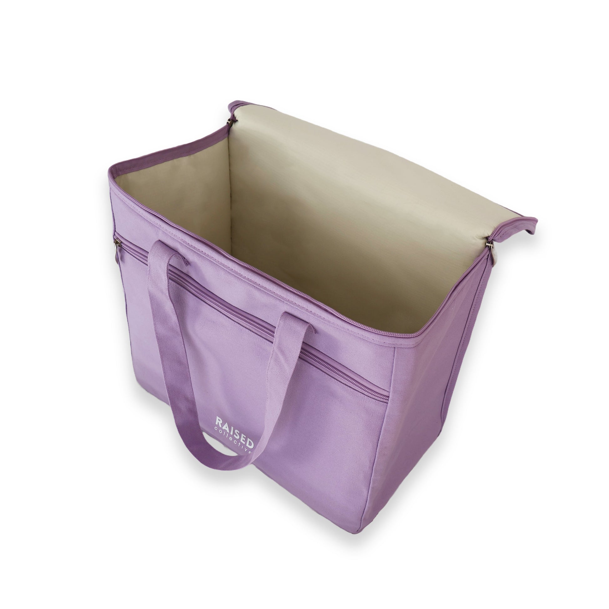 Inner view of the Picnic cooler in lilac, waterproof and insulated lining for keep your cold things cold.